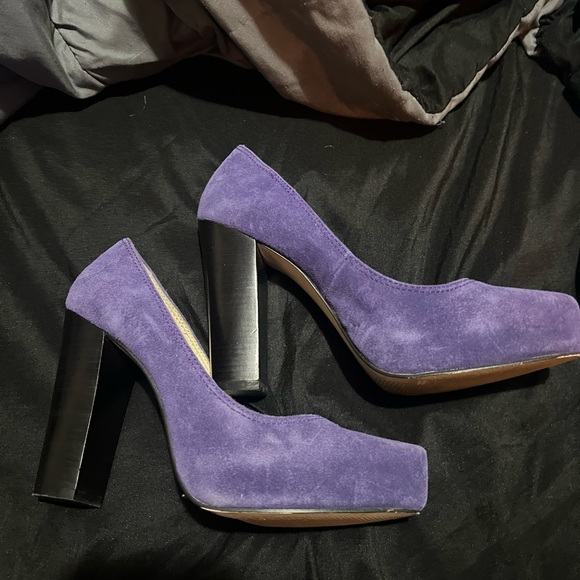 Purple heels - Picture 2 of 3